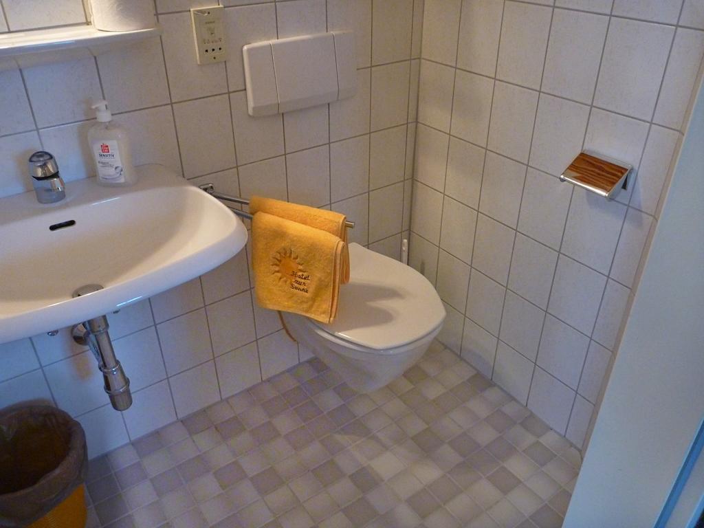 Hotel Zur Sonne Korneuburg Kamer foto