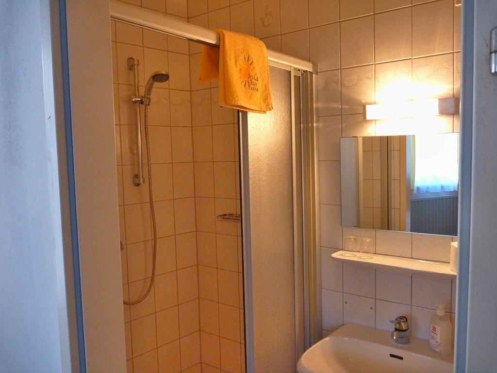 Hotel Zur Sonne Korneuburg Kamer foto