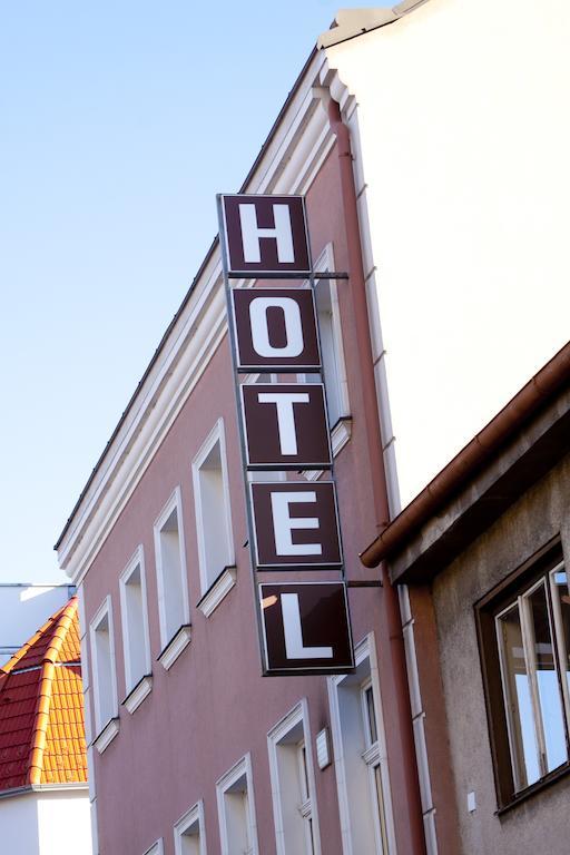 Hotel Zur Sonne Korneuburg Buitenkant foto